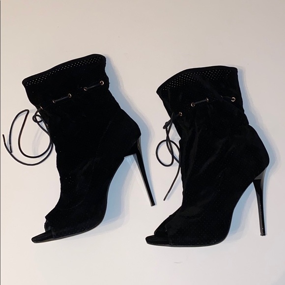 Shoes - Mona Mia Black Booties